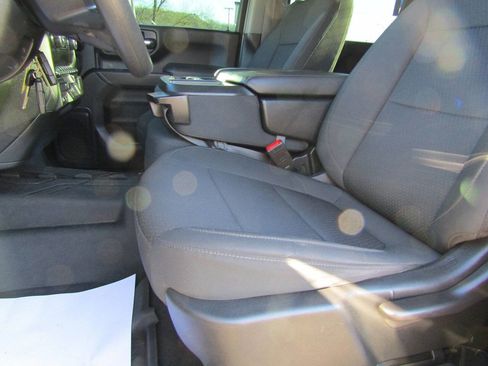 Used 2022 Chevrolet Silverado 2500 Custom w/ Custom Value Package image 16