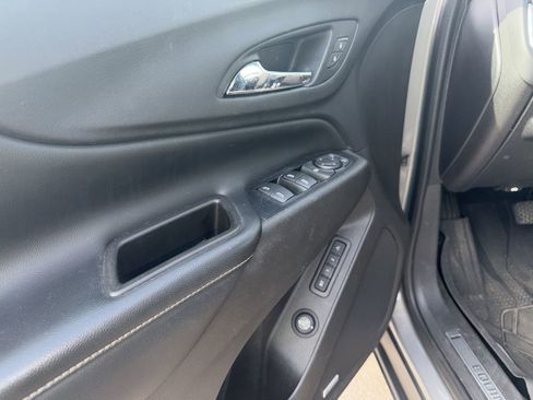 Used 2018 Chevrolet Equinox Premier image 6