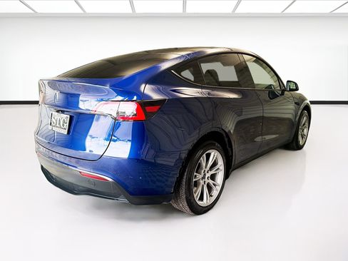 Used 2023 Tesla Model Y Long Range AWD/4WD image 4