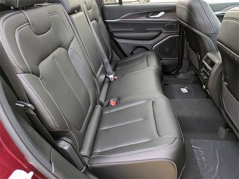 New 2025 Jeep Grand Cherokee Limited w/ Black Appearance Package image 27