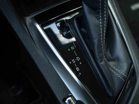 Used 2019 Toyota Corolla LE w/ Body Protection Package FWD image 28