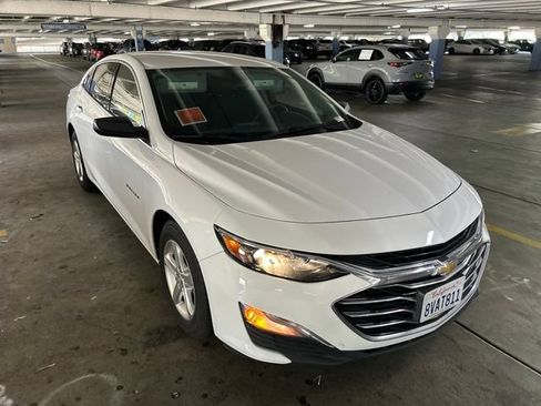 Used 2021 Chevrolet Malibu LS FWD image 1