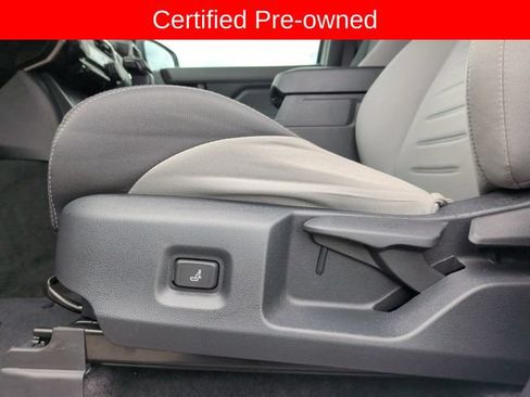 Certified 2025 Toyota Tacoma TRD Off-Road AWD/4WD image 12