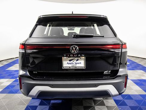 Used 2026 Volkswagen Tiguan SE FWD image 6