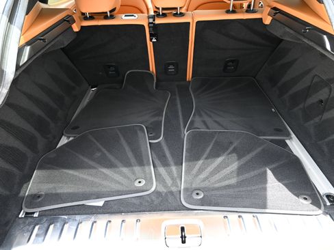 Used 2024 Aston Martin DBX AWD/4WD image 41