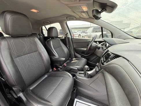 Used 2019 Chevrolet Trax LT w/ LT Convenience Package AWD/4WD image 7