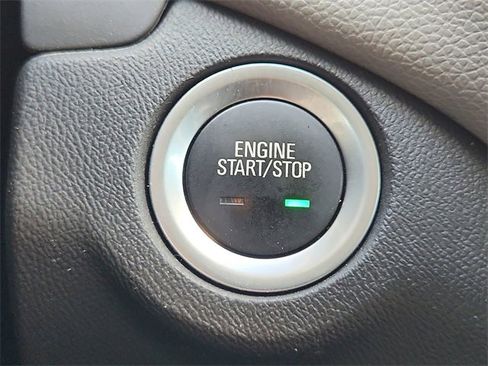 Certified 2019 Chevrolet Equinox LS image 16