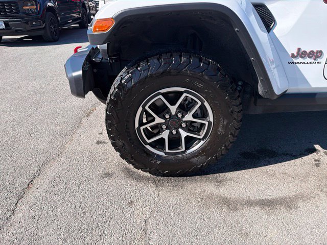 Used 2026 Jeep Wrangler Unlimited Rubicon w/ Safety Group AWD/4WD image 13