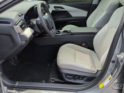 Certified 2025 Toyota Camry XLE FWD image 8