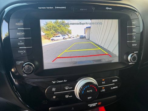 Used 2018 Kia Soul + FWD image 28