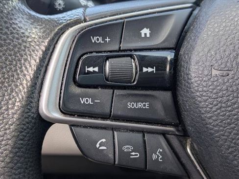 Used 2018 Honda Accord LX image 12