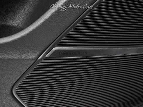 Used 2023 Audi RS Q8 4.0T Quattro Black Optic Exec w/ Black Optic Package image 33