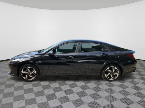 Certified 2023 Hyundai Elantra SEL w/ Convenience Package FWD image 5