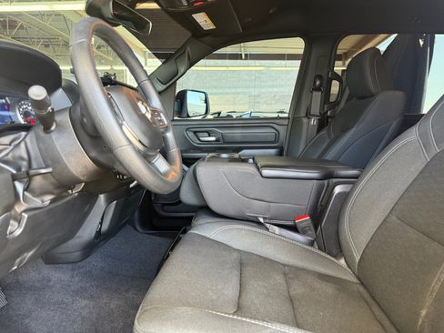 Used 2025 RAM 1500 Warlock AWD/4WD image 23