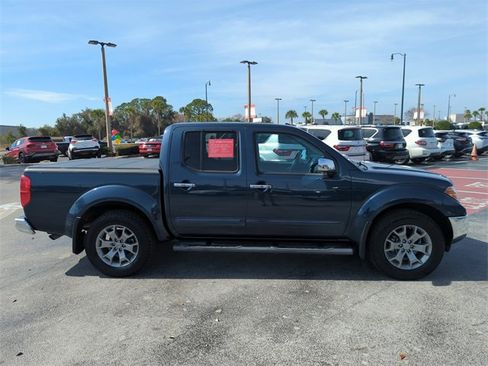 Certified 2019 Nissan Frontier SL image 3