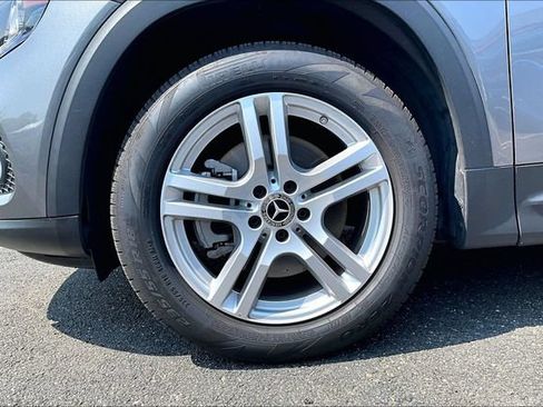 Used 2023 Mercedes-Benz GLB 250 4MATIC image 5