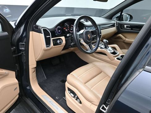 Certified 2019 Porsche Cayenne AWD/4WD image 4