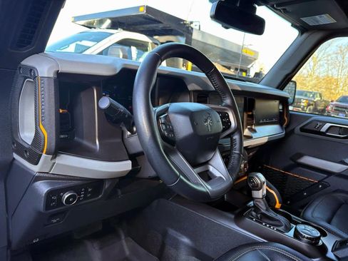 Used 2023 Ford Bronco Badlands image 14