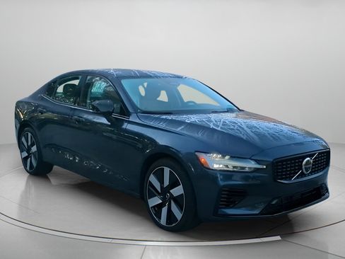 Used 2024 Volvo S60 T8 Ultimate AWD/4WD image 2
