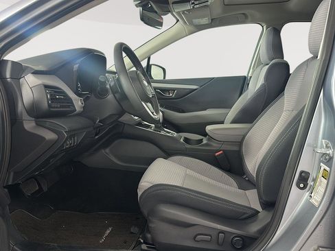 Used 2025 Subaru Outback Premium w/ Popular Package #1A image 5