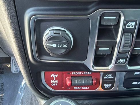 Used 2024 Jeep Wrangler Unlimited Rubicon AWD/4WD image 29
