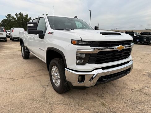 New 2026 Chevrolet Silverado 2500 LT w/ Safety Package AWD/4WD image 7