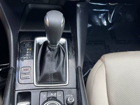 Used 2017 MAZDA MAZDA3 Sport FWD image 18