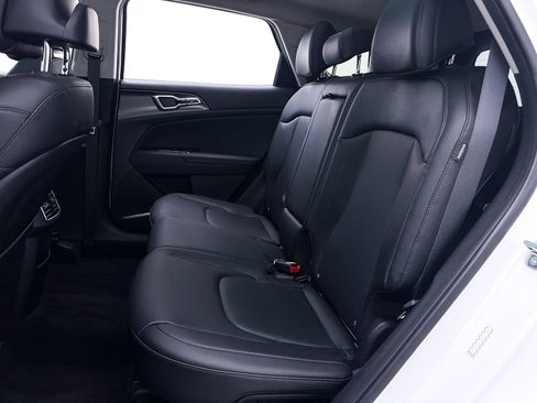 Used 2025 Kia Sportage EX w/ Premium Package image 38