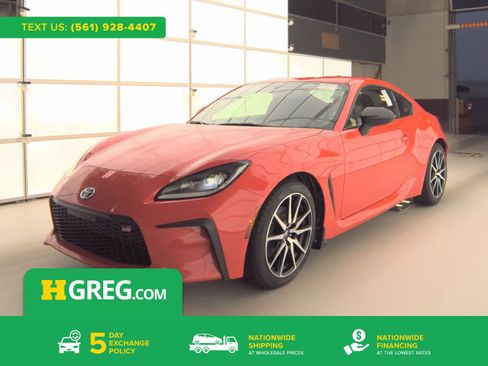 Used 2022 Toyota GR86 Base image 1