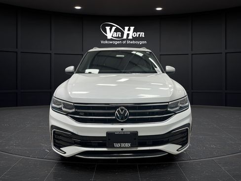 Used 2024 Volkswagen Tiguan SEL R-Line AWD/4WD image 2