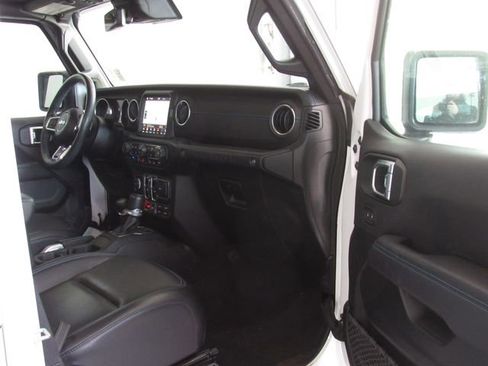 Used 2022 Jeep Wrangler Unlimited Rubicon 4xe w/ Steel Bumper Group AWD/4WD image 19