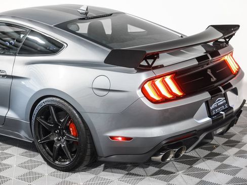 Used 2020 Ford Mustang Shelby GT500 w/ Carbon Fiber Track Pack RWD image 17
