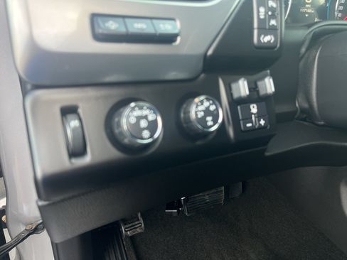 Used 2016 Chevrolet Suburban LTZ AWD/4WD image 14