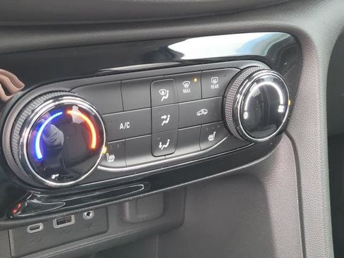 Used 2023 Buick Encore GX Preferred w/ Cold Weather Comfort Package image 26