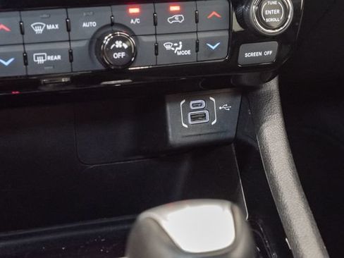 Used 2025 Jeep Compass Limited AWD/4WD image 22