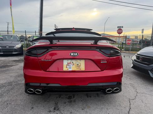 Used 2018 Kia Stinger GT2 AWD/4WD image 5