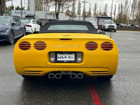 Used 2004 Chevrolet Corvette Convertible w/ Preferred Equipment Group RWD image 8
