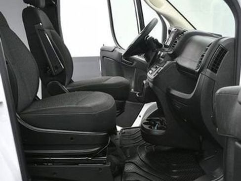 Used 2025 RAM ProMaster 2500 w/ Convenience Group image 10