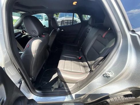 Used 2024 Chevrolet Trax RS w/ Sunroof Package FWD image 27