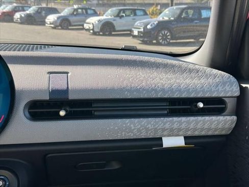 New 2026 MINI Cooper 4-Door Hardtop image 25