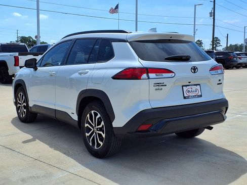 Used 2023 Toyota Corolla Cross AWD Hybrid image 2