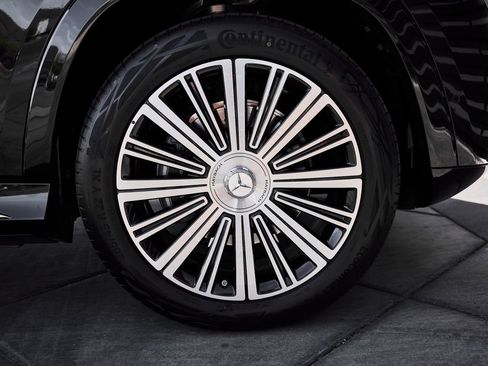 Used 2026 Mercedes-Benz Maybach GLS 600 4MATIC image 22