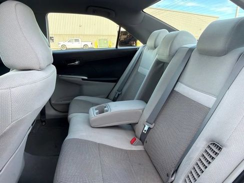 Used 2012 Toyota Camry LE FWD image 30
