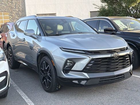 Used 2023 Chevrolet Blazer RS w/ Driver Confidence II Package AWD/4WD image 3