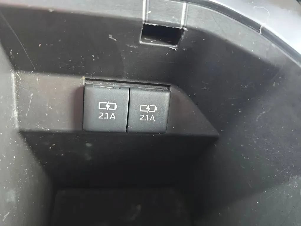Used 2019 Toyota Camry XLE w/ Driver Assist Package FWD image 40