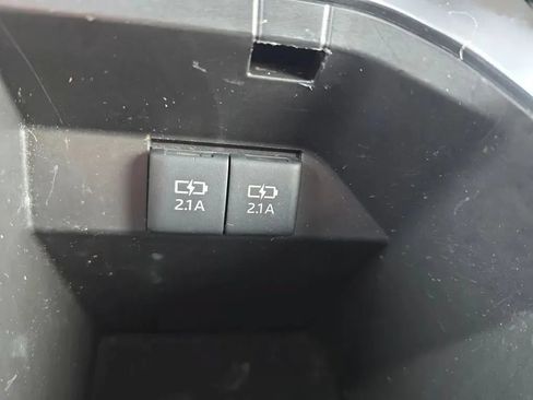 Used 2019 Toyota Camry XLE w/ Driver Assist Package FWD image 40