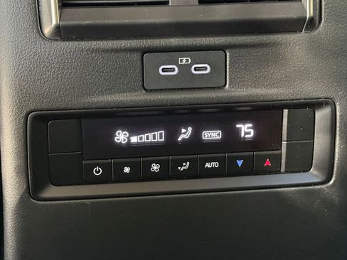 Used 2025 MAZDA CX-90 3.3 Turbo w/ Preferred Package image 17