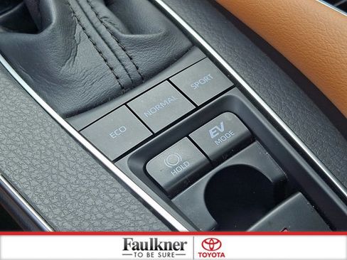 Certified 2021 Toyota Avalon Limited w/ Advanced Safety Package FWD image 24