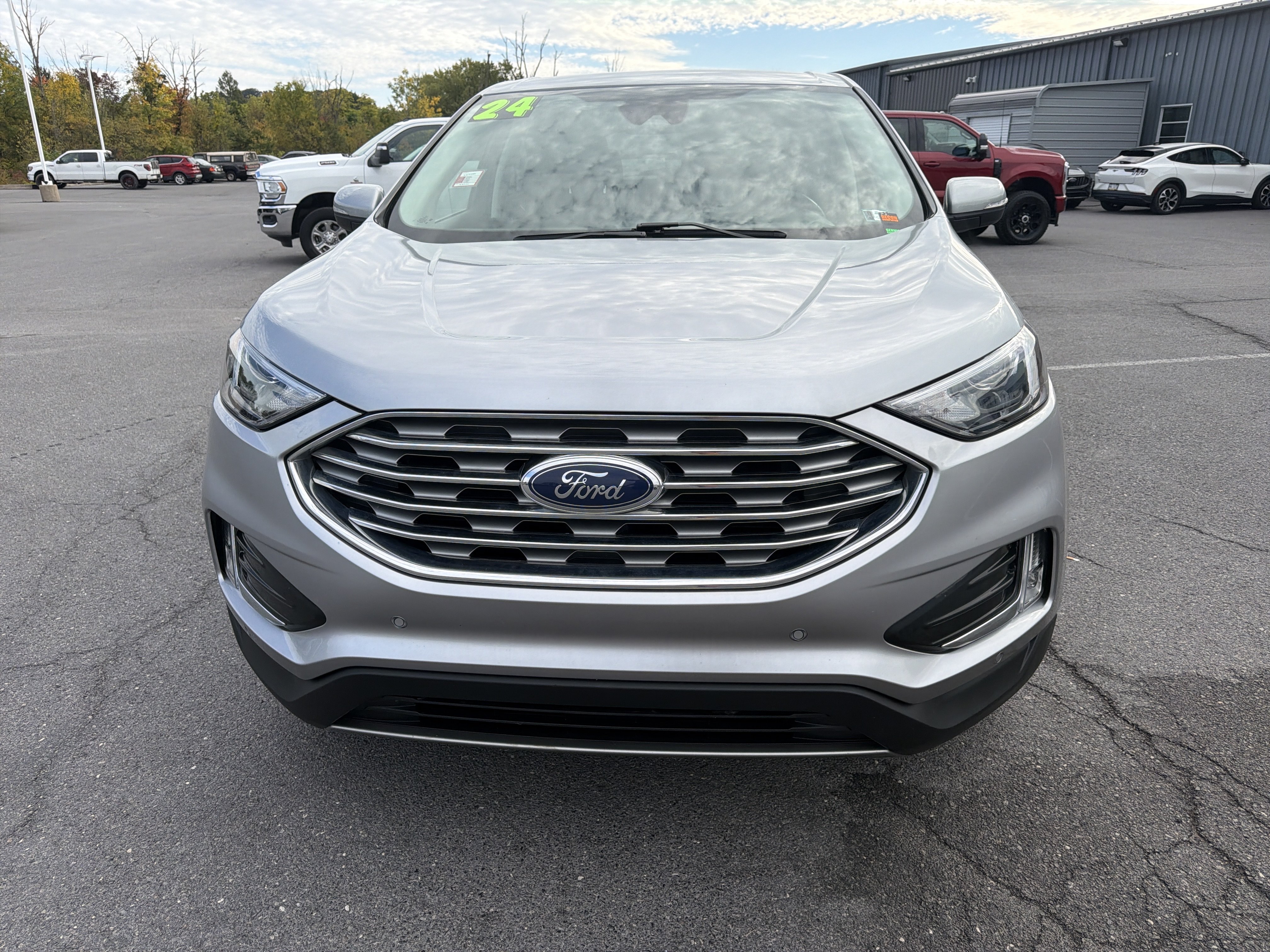 Used 2024 Ford Edge Titanium AWD/4WD image 9