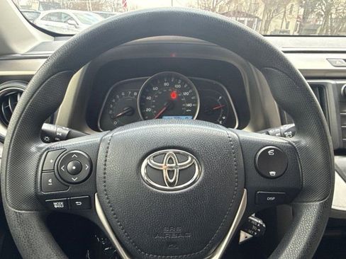 Used 2013 Toyota RAV4 LE image 19